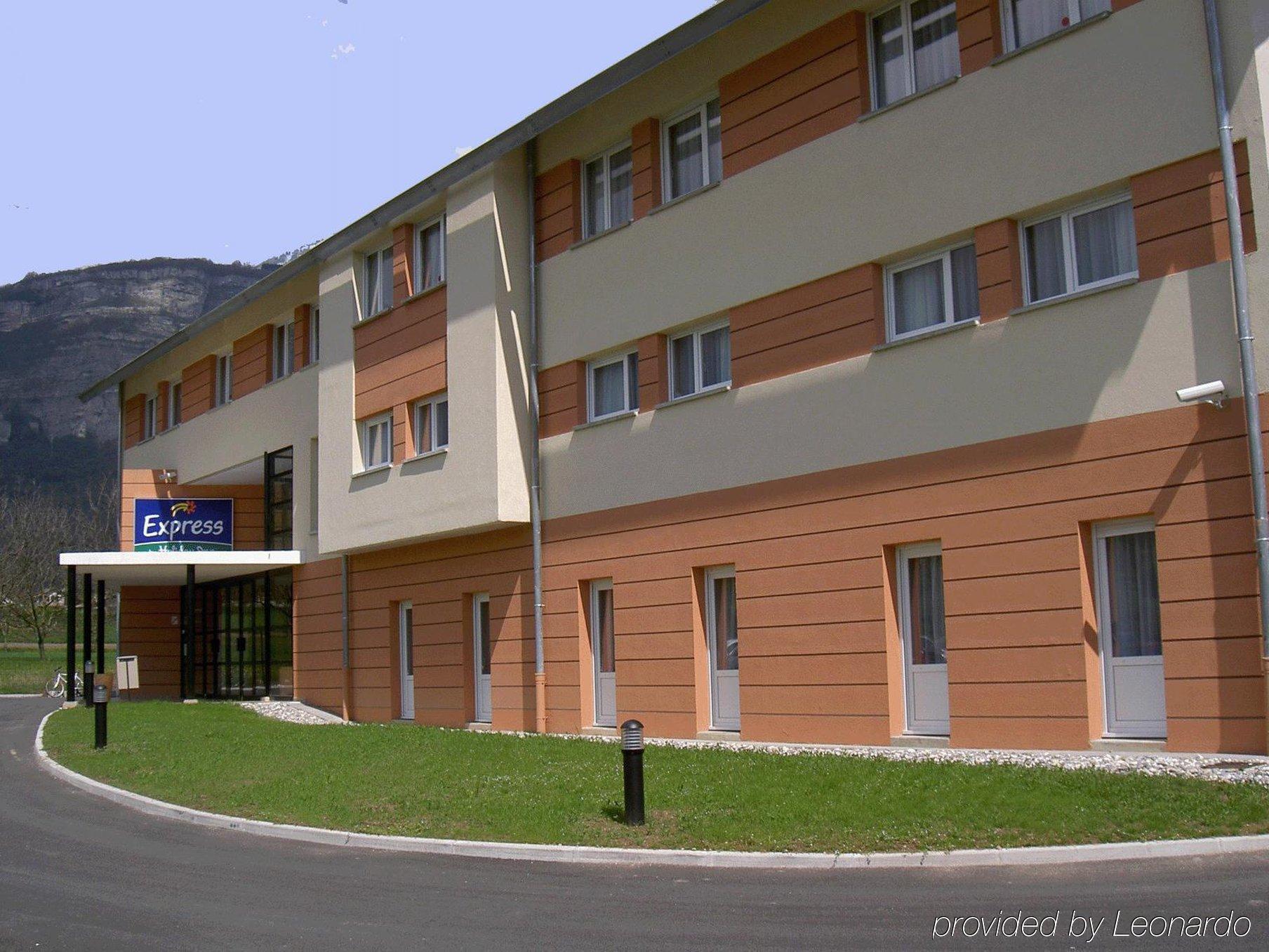 Holiday Inn Express Grenoble-Bernin Buitenkant foto